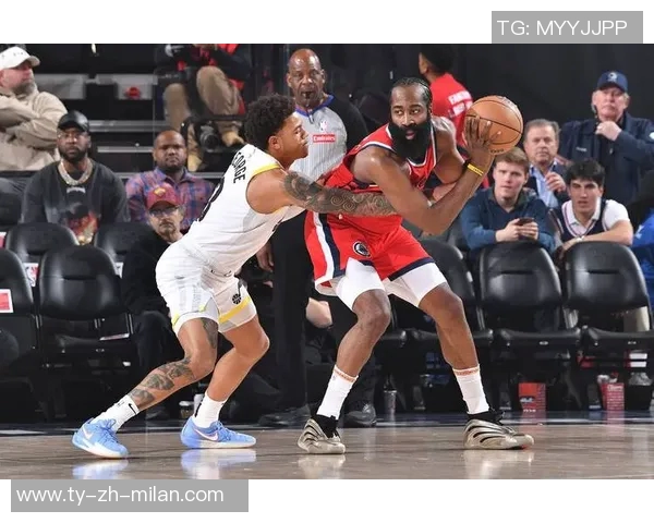 鲍威尔表现稳定全场13投6中贡献18分4篮板3助攻1抢断1盖帽 鲍威尔表现稳定全场13投6中贡献18分4篮板3助攻1抢断1盖帽