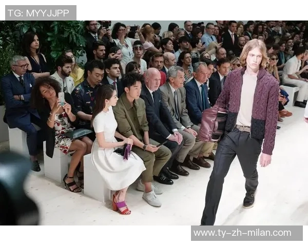 内维斯女友分享巴黎时装周精彩瞬间感受城市每个角落的魔力与魅力 内维斯女友分享巴黎时装周精彩瞬间感受城市每个角落的魔力与魅力