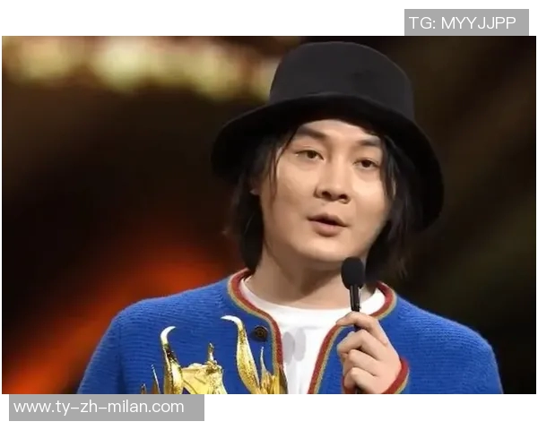 德拉普获PFA年度最佳年轻球员奖项官方晒领奖照片引关注 德拉普获PFA年度最佳年轻球员奖项官方晒领奖照片引关注