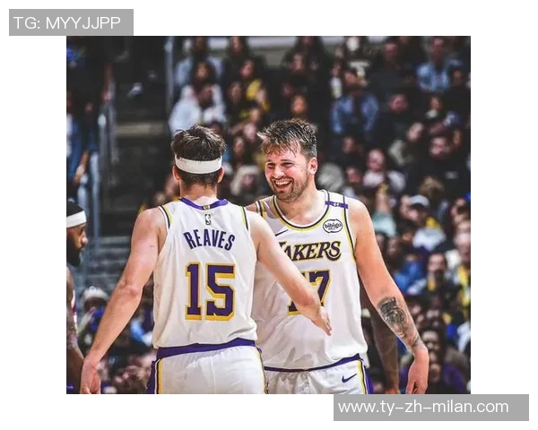 开拓者媒体人称里夫斯状态出色湖人队在东契奇与老詹归来后实力不容小觑 开拓者媒体人称里夫斯状态出色湖人队在东契奇与老詹归来后实力不容小觑