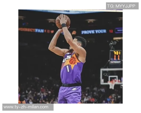 布克半场表现平平18分钟仅得10分3篮板6助攻正负值惨淡11 布克半场表现平平18分钟仅得10分3篮板6助攻正负值惨淡11