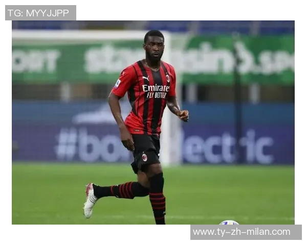 米兰队员莱奥托莫里单独训练普利西奇拉比奥特积极康复中