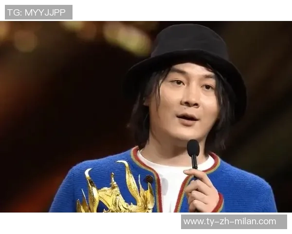 德拉普获PFA年度最佳年轻球员奖项官方晒领奖照片引关注 德拉普获PFA年度最佳年轻球员奖项官方晒领奖照片引关注